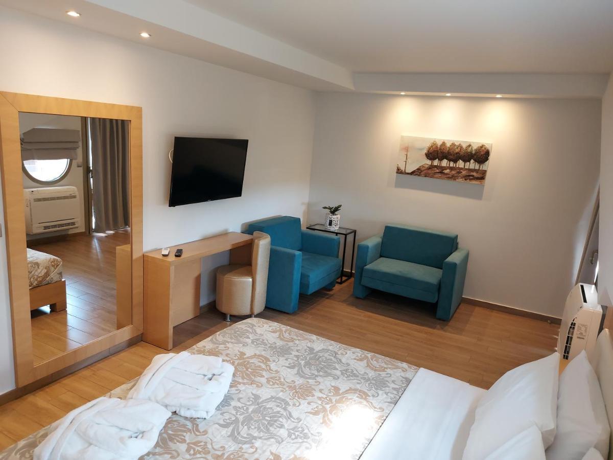 Hotel Epavlis Eleftheriadi Paralía Eksteriør bilde
