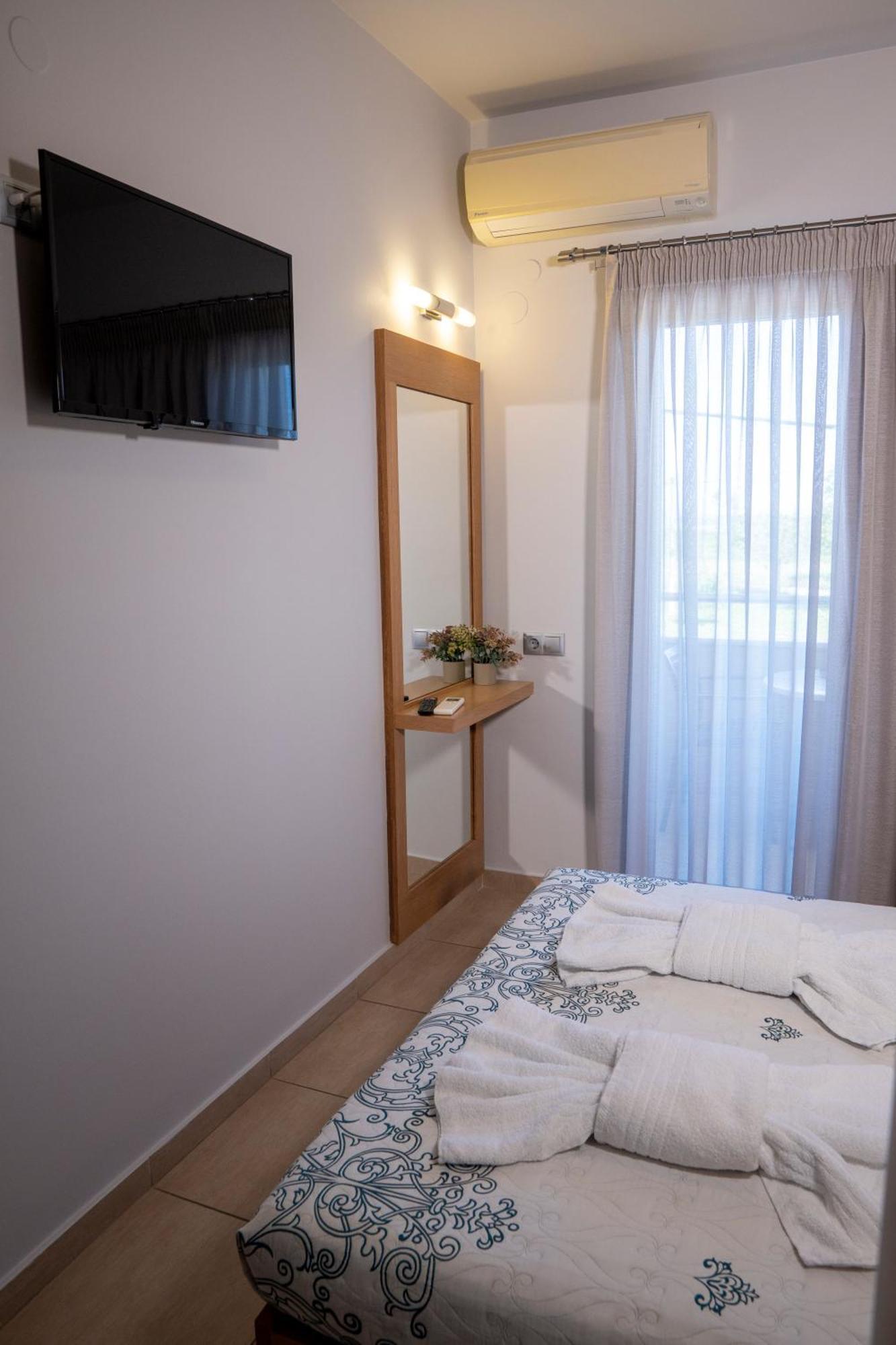 Hotel Epavlis Eleftheriadi Paralía Eksteriør bilde