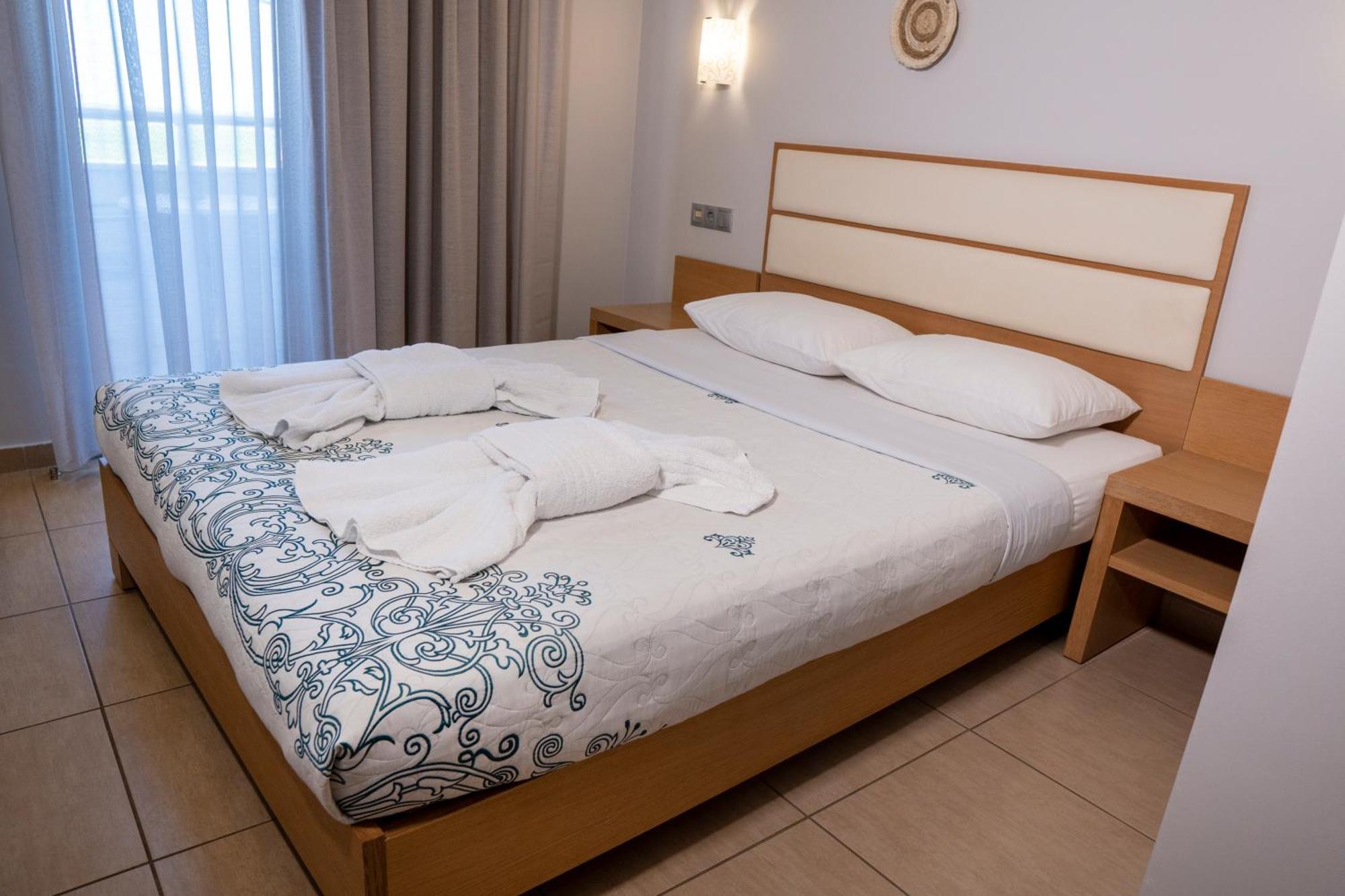 Hotel Epavlis Eleftheriadi Paralía Eksteriør bilde