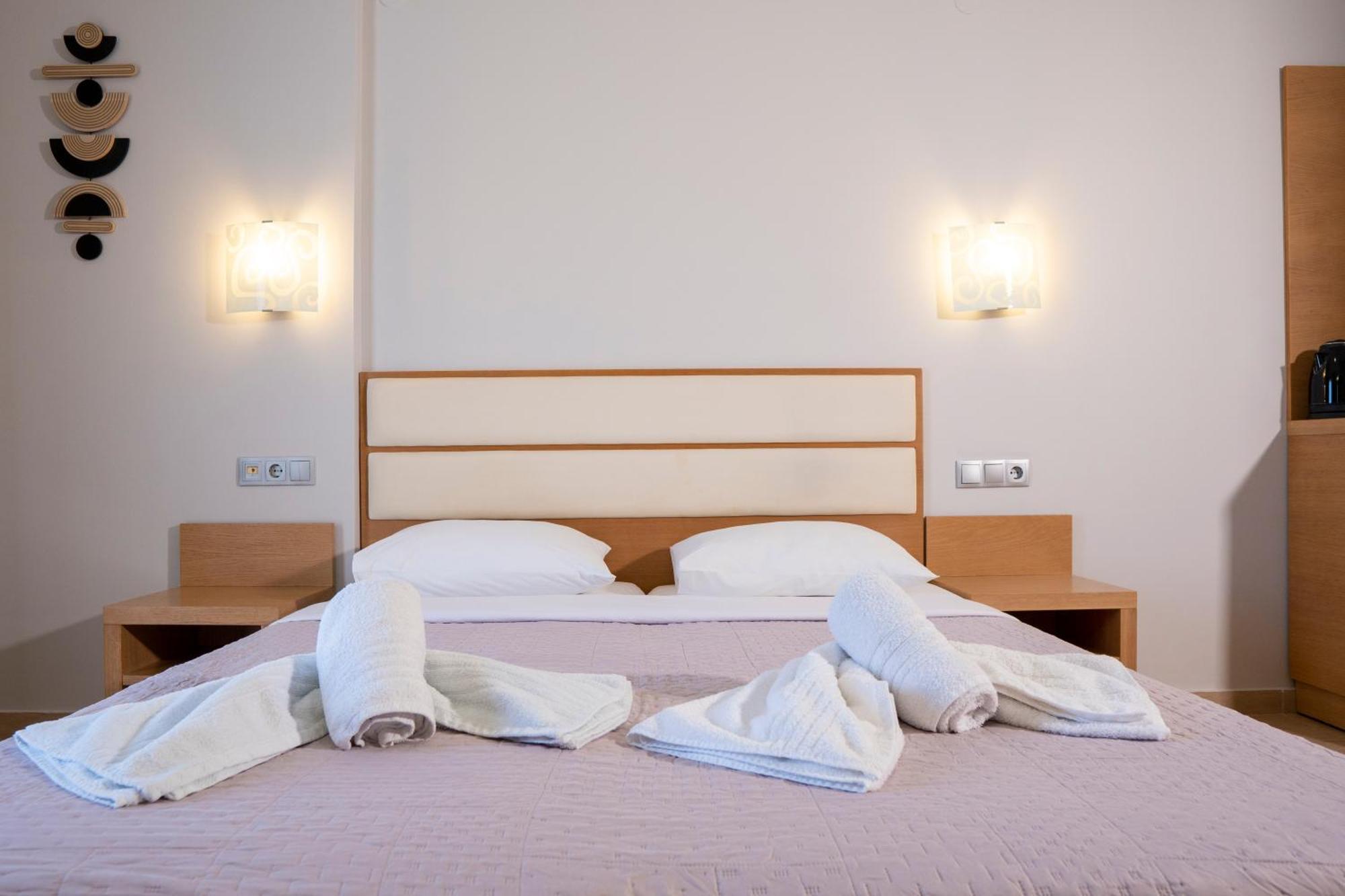 Hotel Epavlis Eleftheriadi Paralía Eksteriør bilde